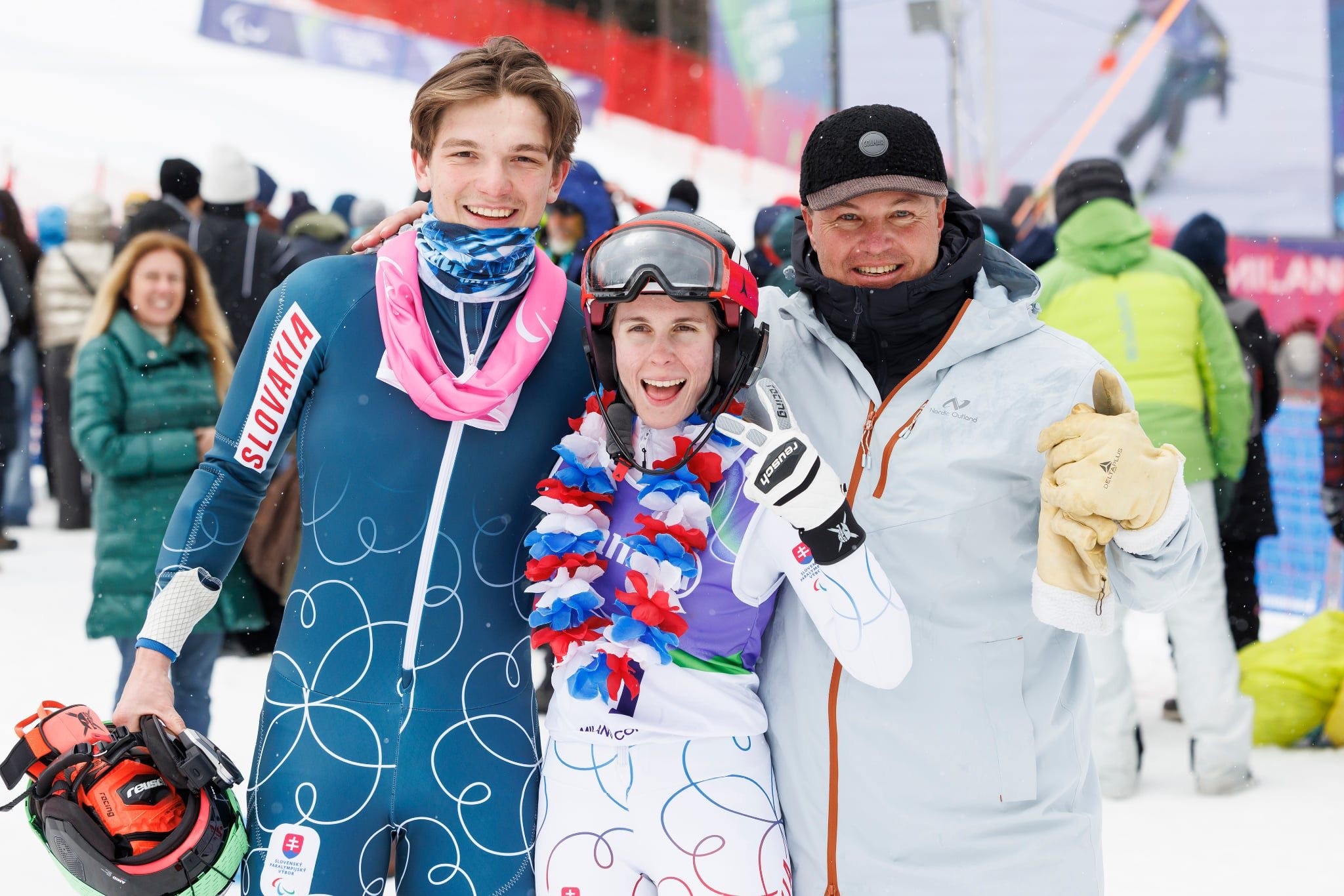 Svetový unikát v Cortine – Nepočujúci navádzač priviedol nevidiacu lyžiarku k bronzu na ZPH 2026.